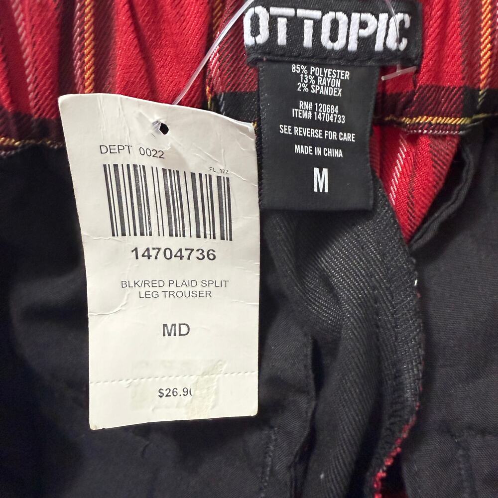 NWT Hot Topic Split Tartan Plaid and Black Bermuda Shorts M - Picture 7 of 7